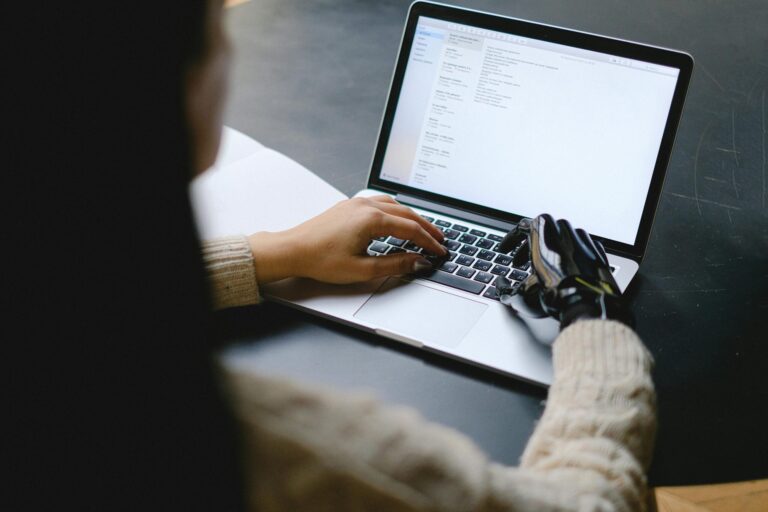AI Chatbots: The 24/7 Sales and Support Assistant - Chatloop.io
